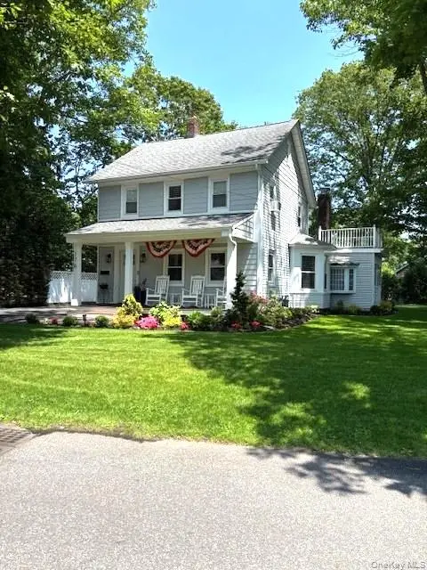 176 Richmond Avenue, Amityville, NY 11701