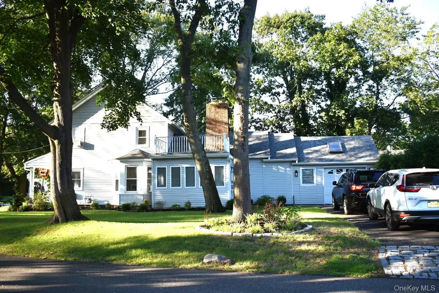 176 Richmond Avenue, Amityville, NY 11701 - Image #3