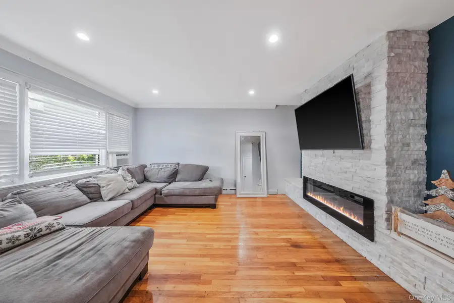 54 S Centre Avenue, Rockville Centre, NY 11570 - Image #2