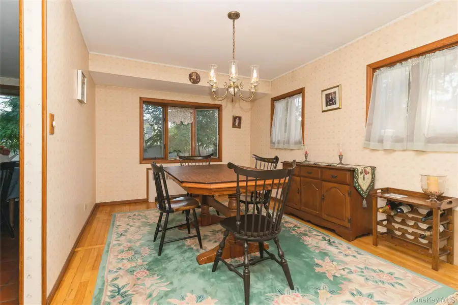 3860 Maplewood Drive, Seaford, NY 11783 - Image #2