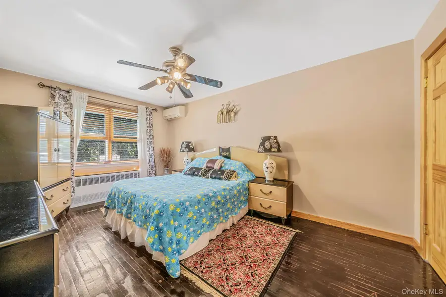 6002 80th Avenue, Glendale, NY 11385 - Image #2