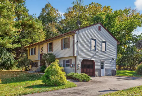 20 Cedar Lane, New Windsor, NY 12553