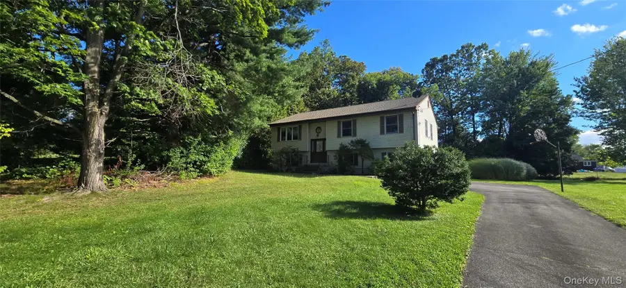 20 Cedar Lane, New Windsor, NY 12553 - Image #2