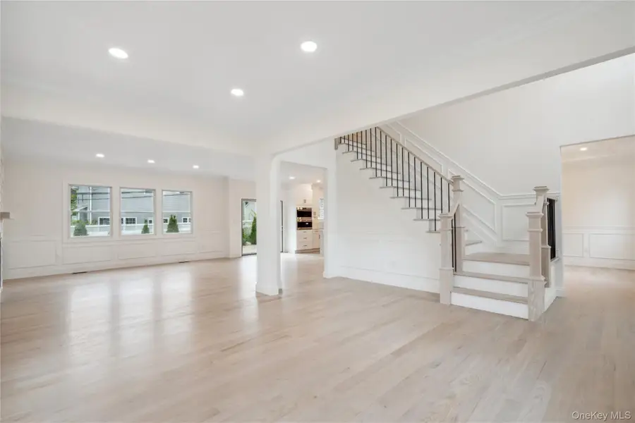 15 Lorraine Street, Syosset, NY 11791 - Image #3