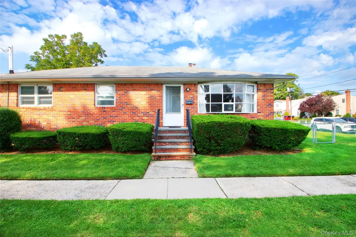 217 Wellington Road S, Garden City South, NY 11530 - Image #1