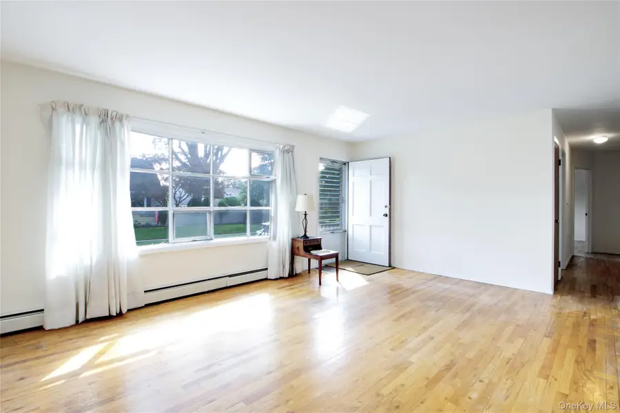 217 Wellington Road S, Garden City South, NY 11530 - Image #3