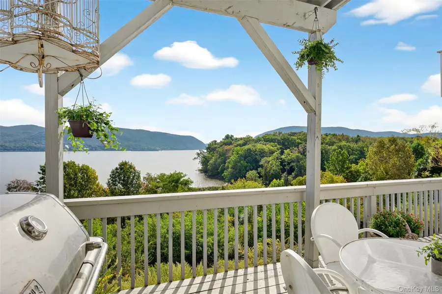 282 Tamerisk Lane, New Windsor, NY 12553 - Image #2