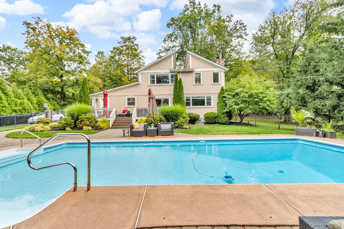 428 Greenbush Road N, Blauvelt, NY 10913 - Image #1