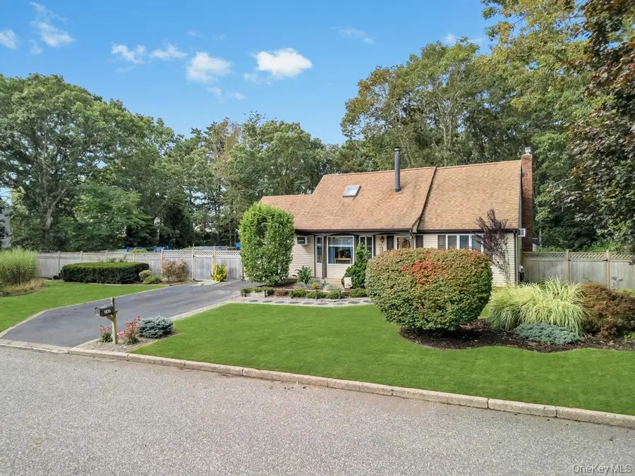 342 Oakland Avenue, Miller Place, NY 11764 - Image #2