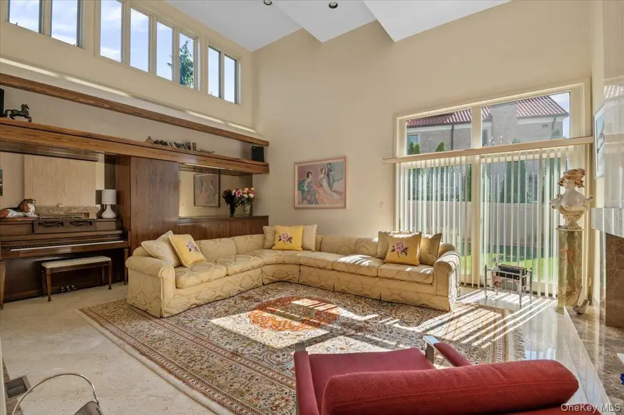 292 Breezyway, Lawrence, NY 11559 - Image #3