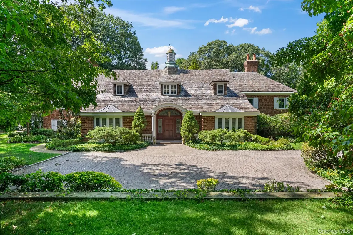 820 Bryant Avenue, Roslyn Harbor, NY 11576 - Image #1