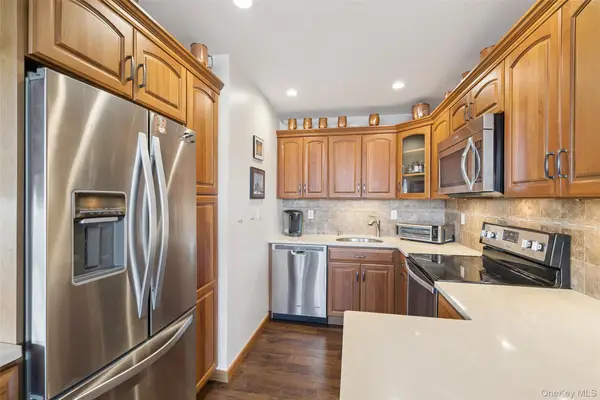 166-40 Powells Cove Boulevard #9B, Beechhurst, NY 11357