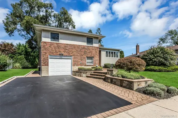 14 Judith Street, Plainview, NY 11803