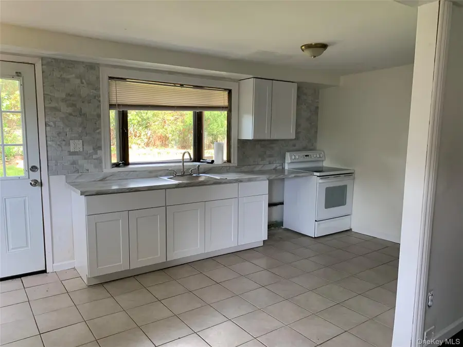 27 Monterey Lane, Centereach, NY 11720 - Image #3