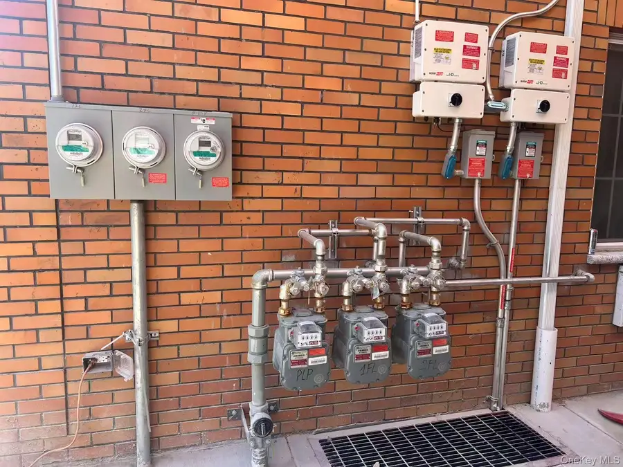 1109 Clarence Avenue, Bronx, NY 10465 - #2