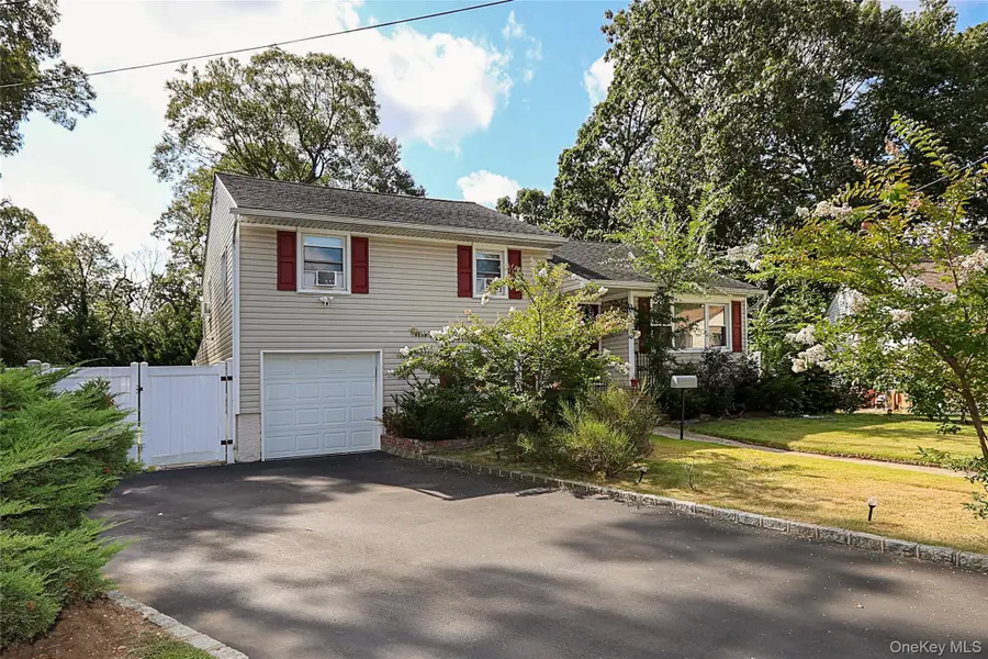 1078 Northgate Court, Uniondale, NY 11553 - Image #2