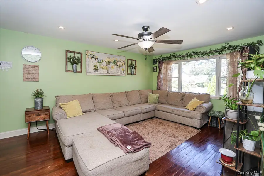 1078 Northgate Court, Uniondale, NY 11553 - Image #3