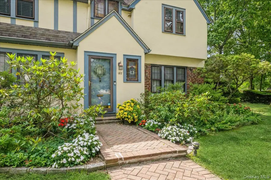 187 Moore Avenue, Freeport, NY 11520 - Image #3