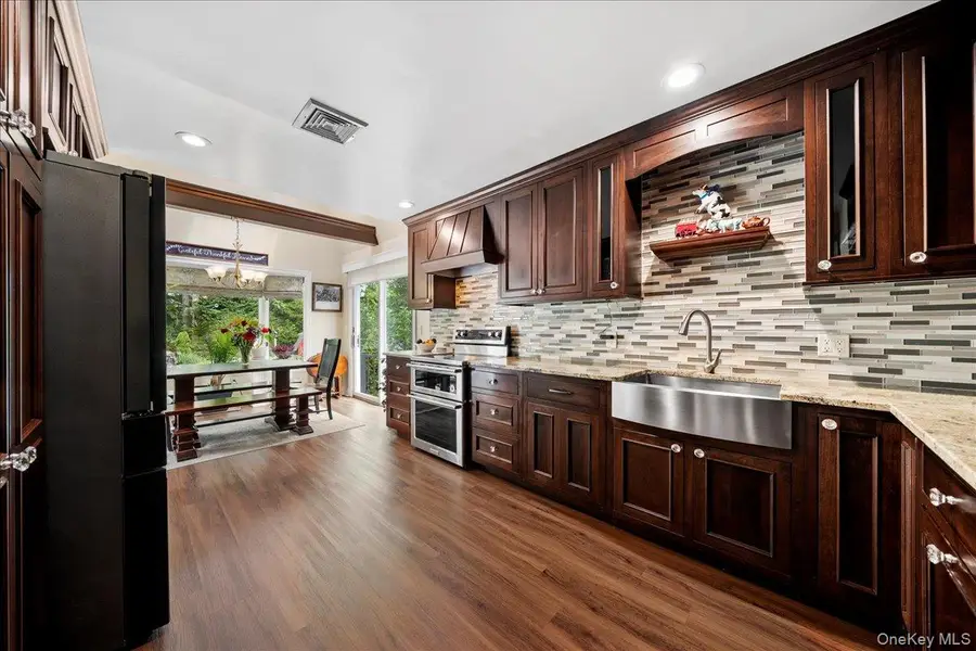 27 Bieselin Road, Bellport, NY 11713 - Image #3