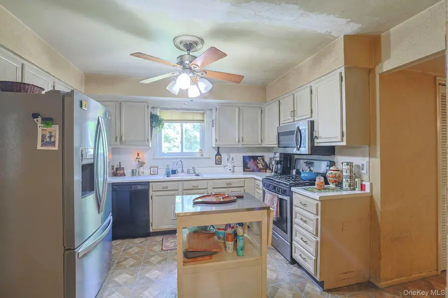 2 Mohican Road, Newburgh, NY 12550 - #3