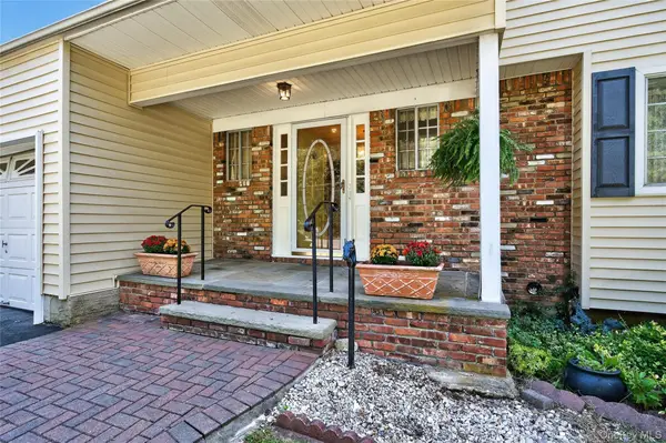 88 Ayers Road, Locust Valley, NY 11560