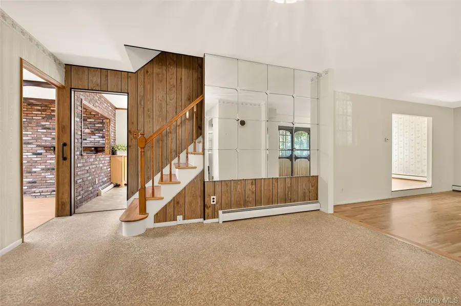 88 Ayers Road, Locust Valley, NY 11560 - Image #3