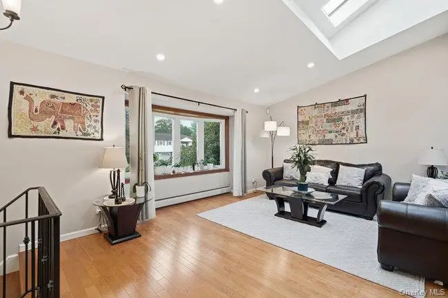 8 Duke Place, Glen Cove, NY 11542 - Image #3