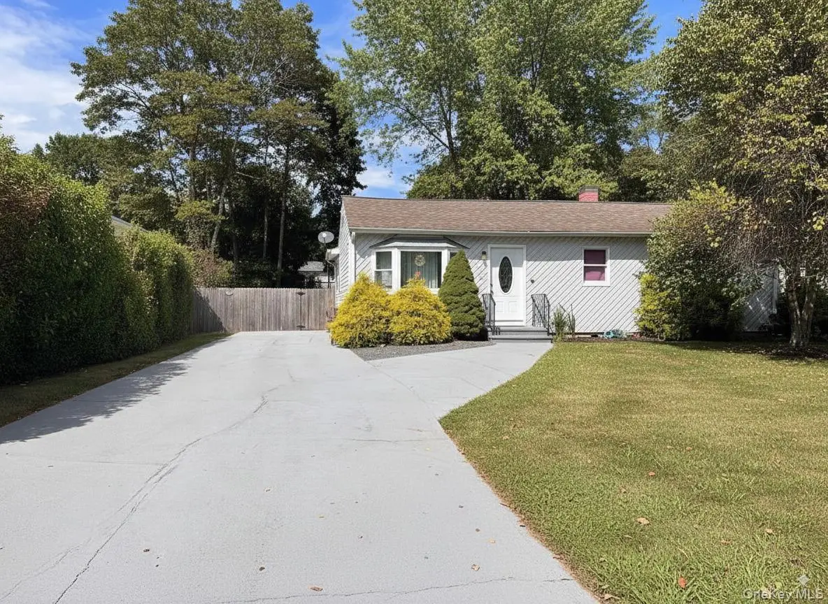 109 Merrill Street, Brentwood, NY 11717 - Image #1