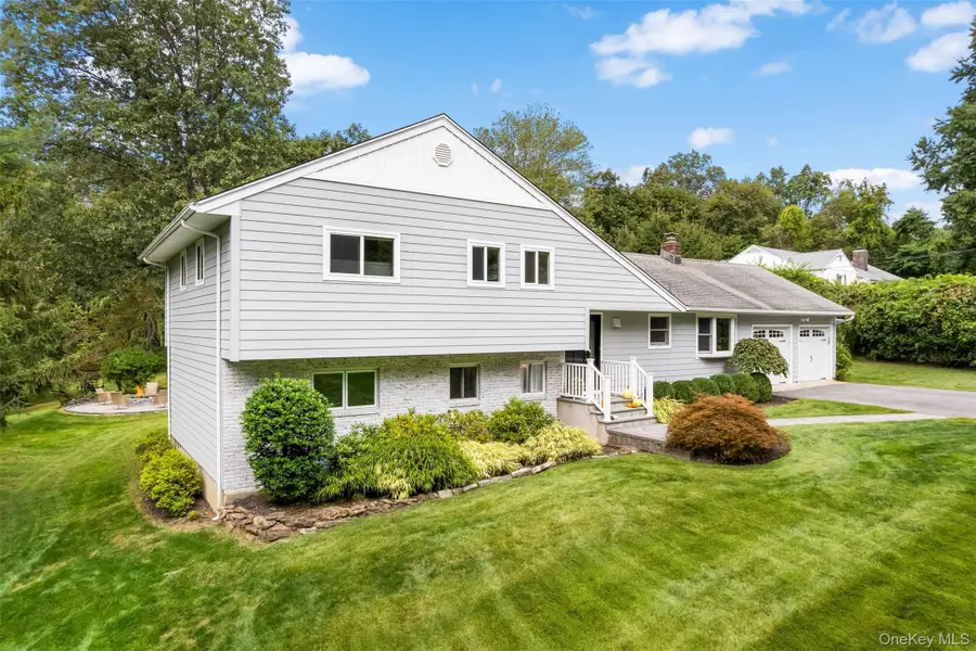 116 Rolling Hills Road, Thornwood, NY 10594 - Image #2