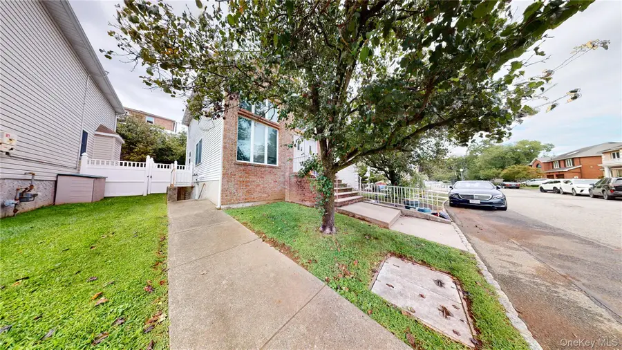 64 Greenway Drive, Staten Island, NY 10301 - Image #2