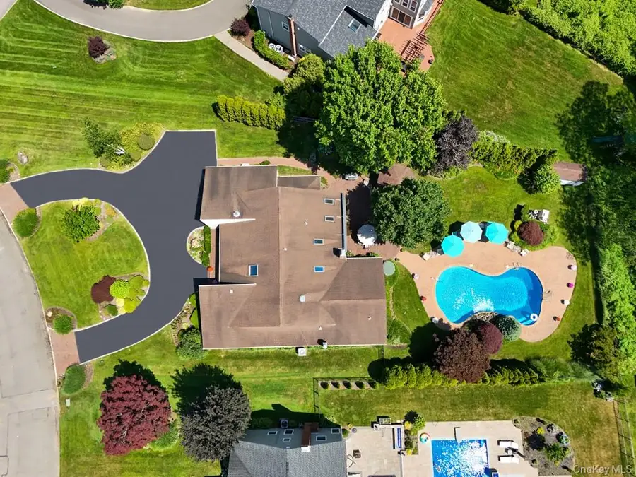 1 Castle Drive, Woodbury, NY 11797 - Image #2