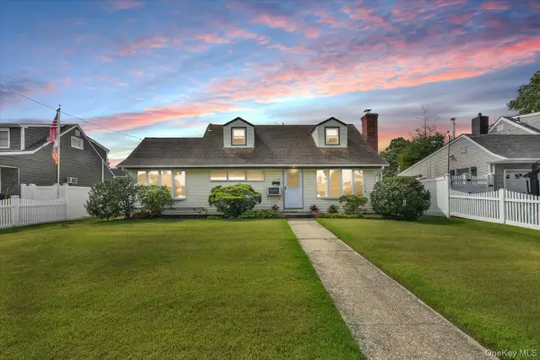 136 Maple Street, Massapequa Park, NY 11762