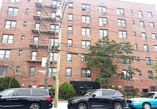 1040 Neilson Street #3B3, Far Rockaway, NY 11691