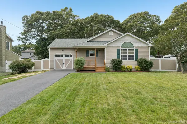 46 Broadway, Shirley, NY 11967