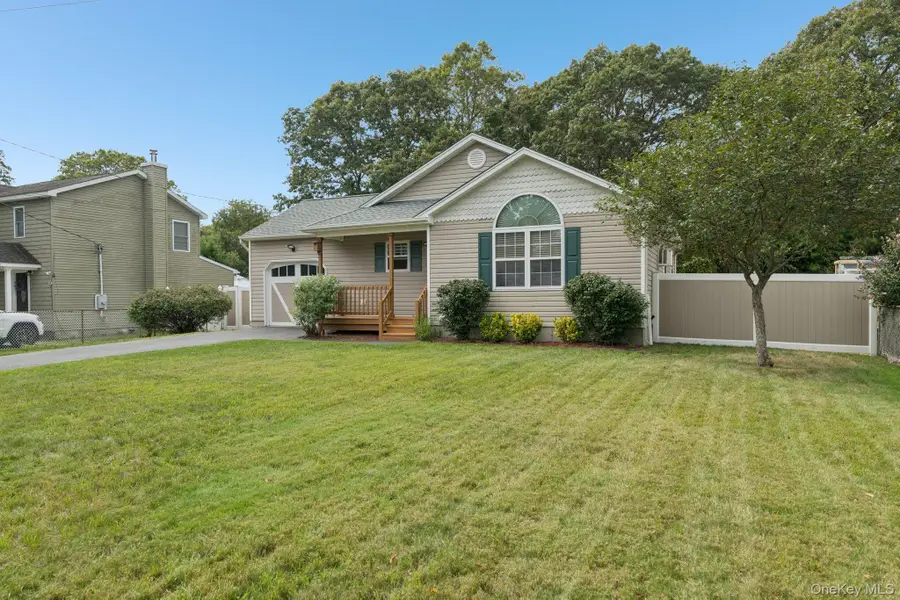 46 Broadway, Shirley, NY 11967 - Image #3