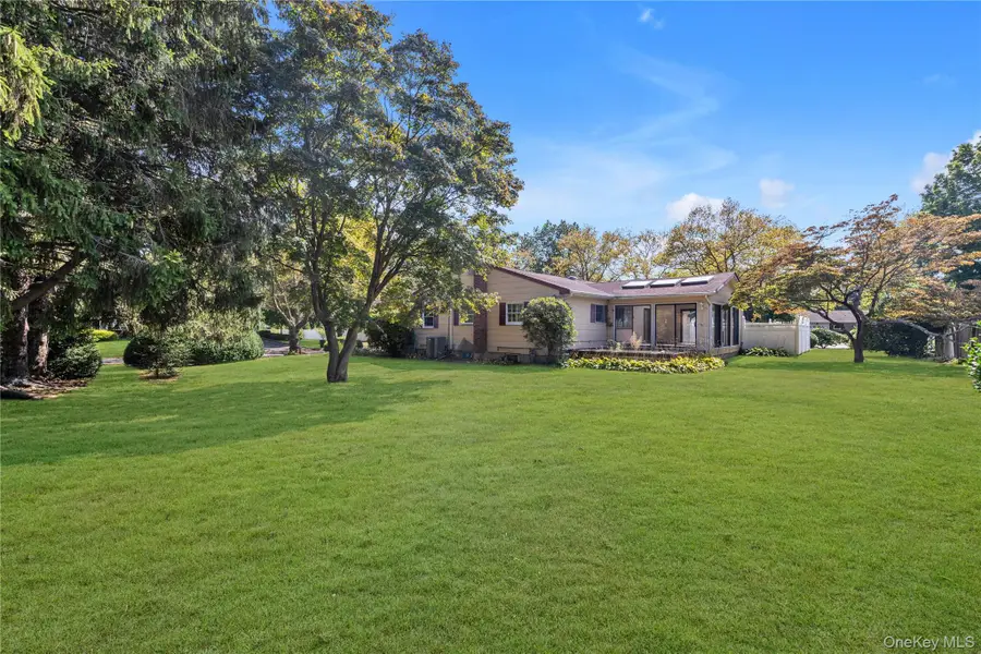 42 Oakledge Drive, East Northport, NY 11731 - Image #3