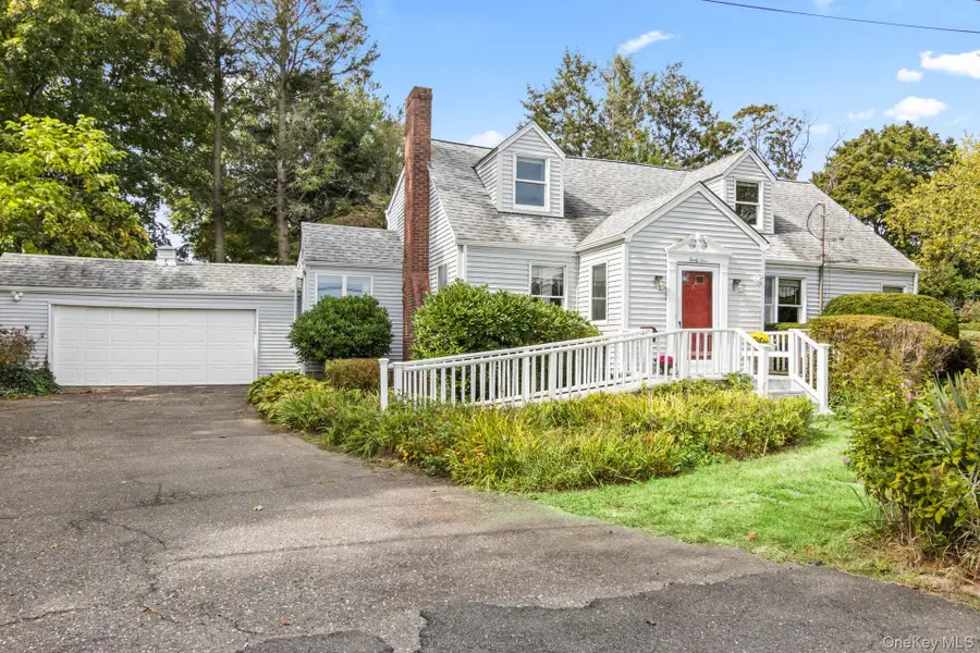 41 Brush Lane, Greenlawn, NY 11740 - Image #2