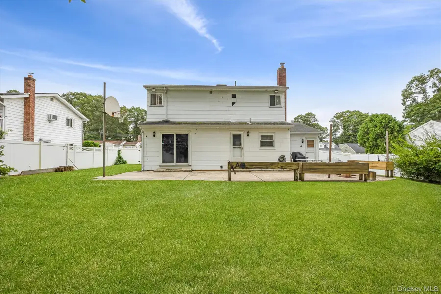 231 Shelter Road, Ronkonkoma, NY 11770 - Image #2