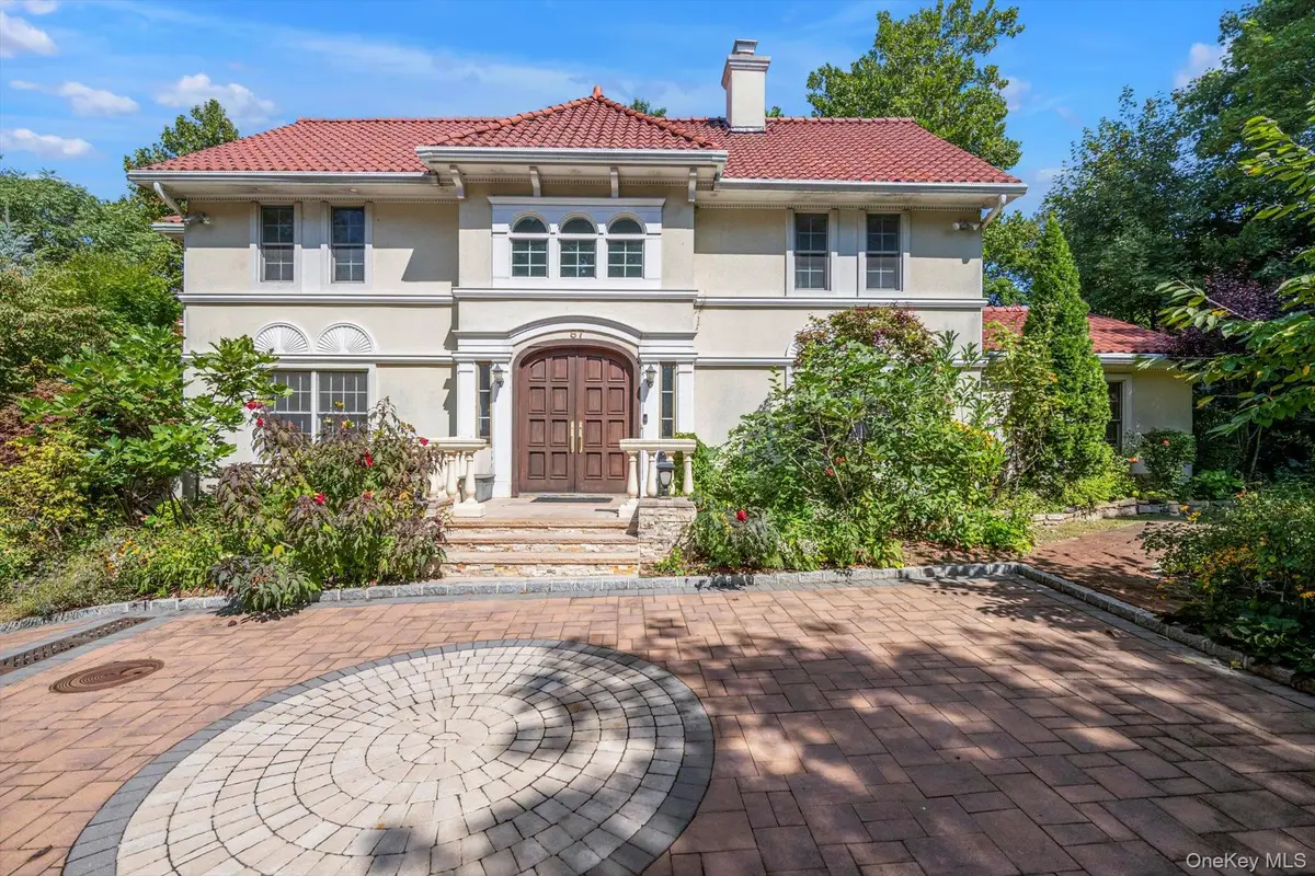 87 Arleigh Road, Great Neck, NY 11021 - Image #1