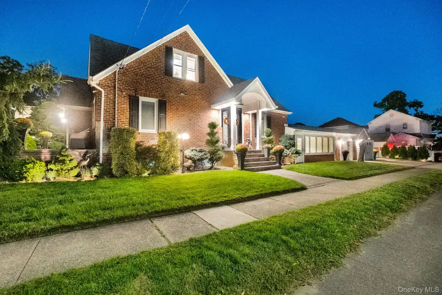 122 Hoffman Street, Valley Stream, NY 11580 - Image #2