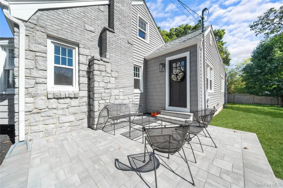 39 Paulanna Avenue, Bayport, NY 11705 - Image #2