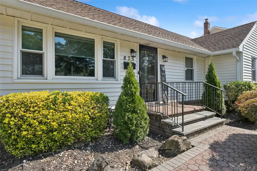 875 Woodside Drive, Wantagh, NY 11793 - Image #2
