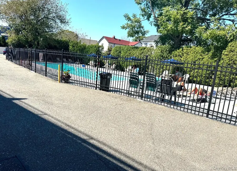 40 Daley Place #124, Lynbrook, NY 11563 - Image #2