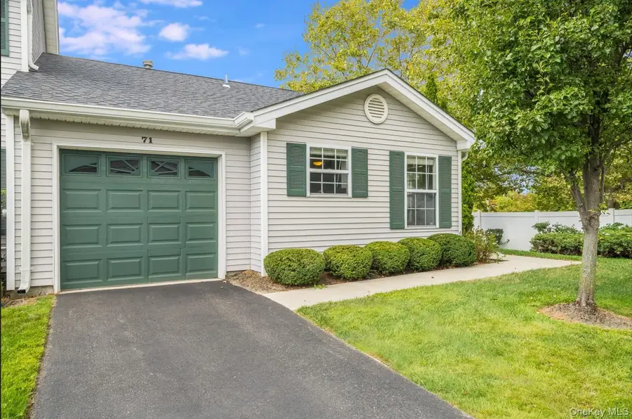 71 Biltmore Circle #71, Huntington Station, NY 11746 - #2