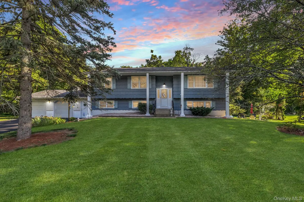 5 Mohican Court, Salisbury Mills, NY 12577 - Image #1