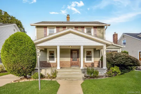 134 Marcellus Road, Mineola, NY 11501