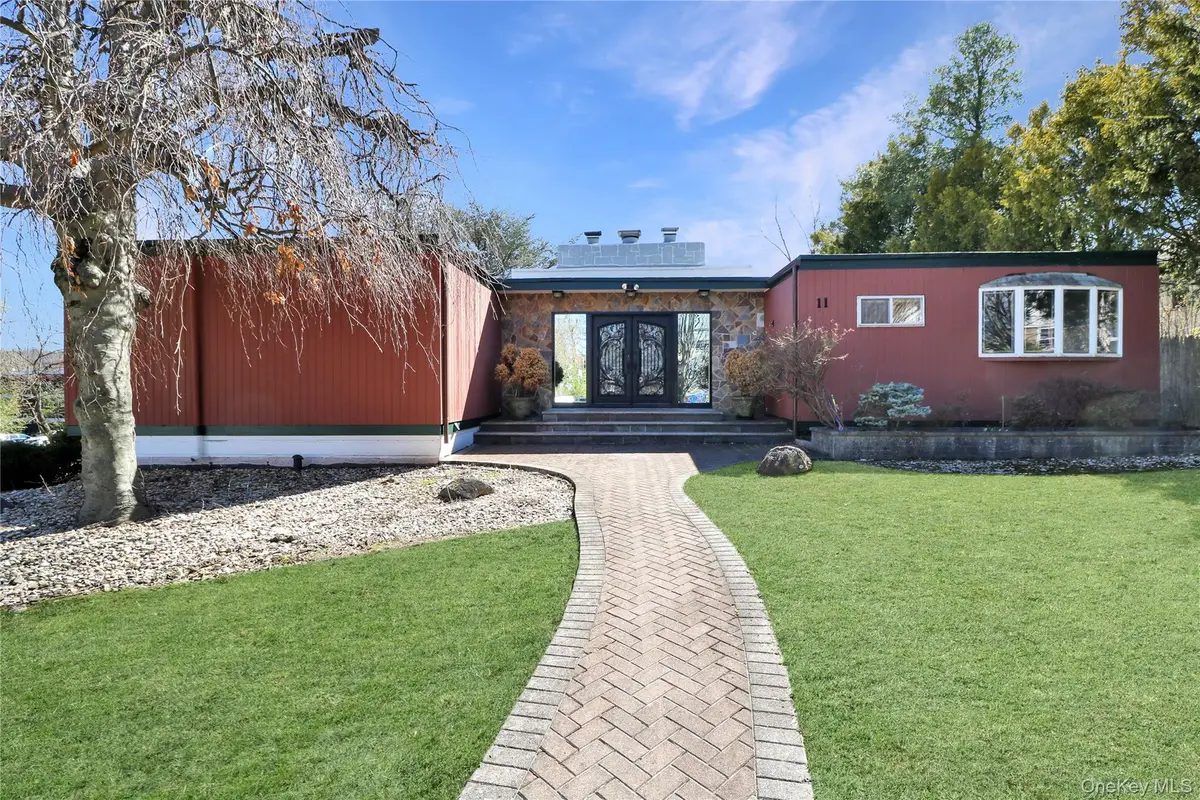 11 Valley View Road, Great Neck, NY 11021 - Image #1