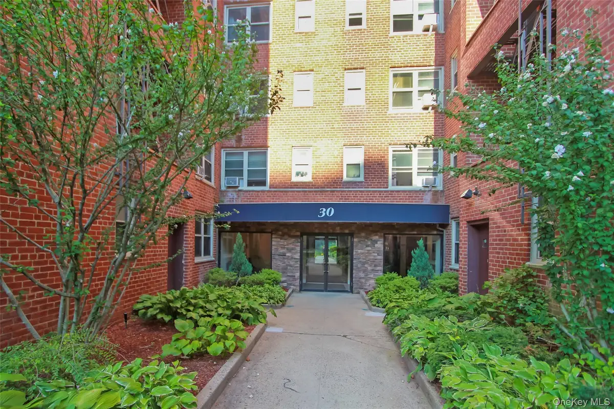 30 N Broadway #4C, White Plains, NY 10601 - Image #1