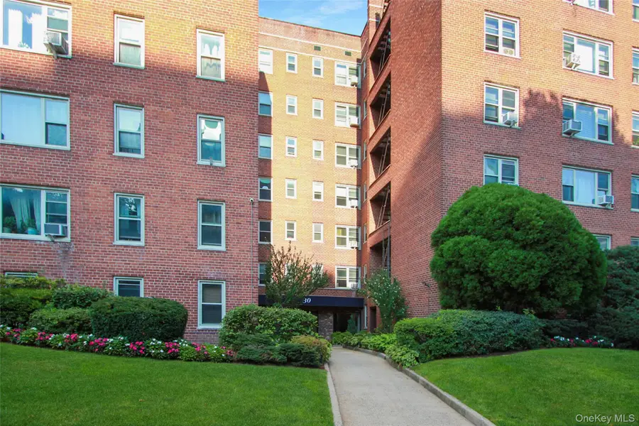 30 N Broadway #4C, White Plains, NY 10601 - Image #2