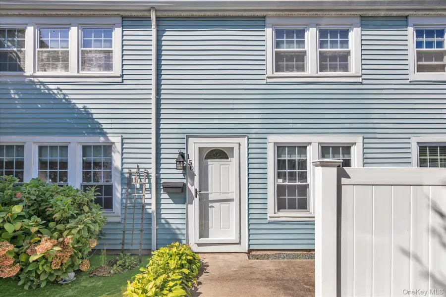 150 Whalers Cove, Babylon, NY 11702 - Image #2